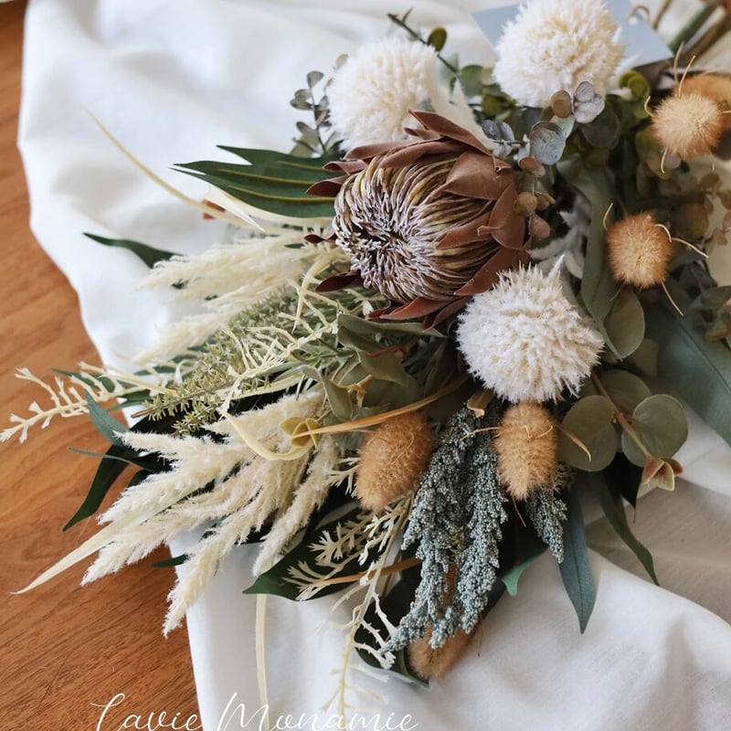 ドライフラワーキングプロテアのホワイトグリーンブーケ スワッグ