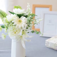 ガーベラとマムのお供え花 ＜仏花M＞ そのまま飾れる普通サイズの 枯れないお供え花