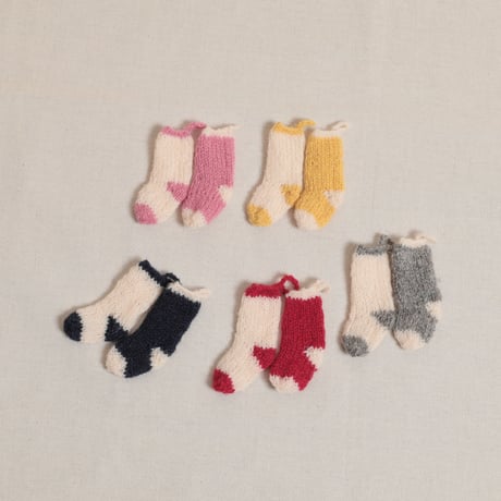 ［tsumugi knits］ミニチュアソックス / レッド