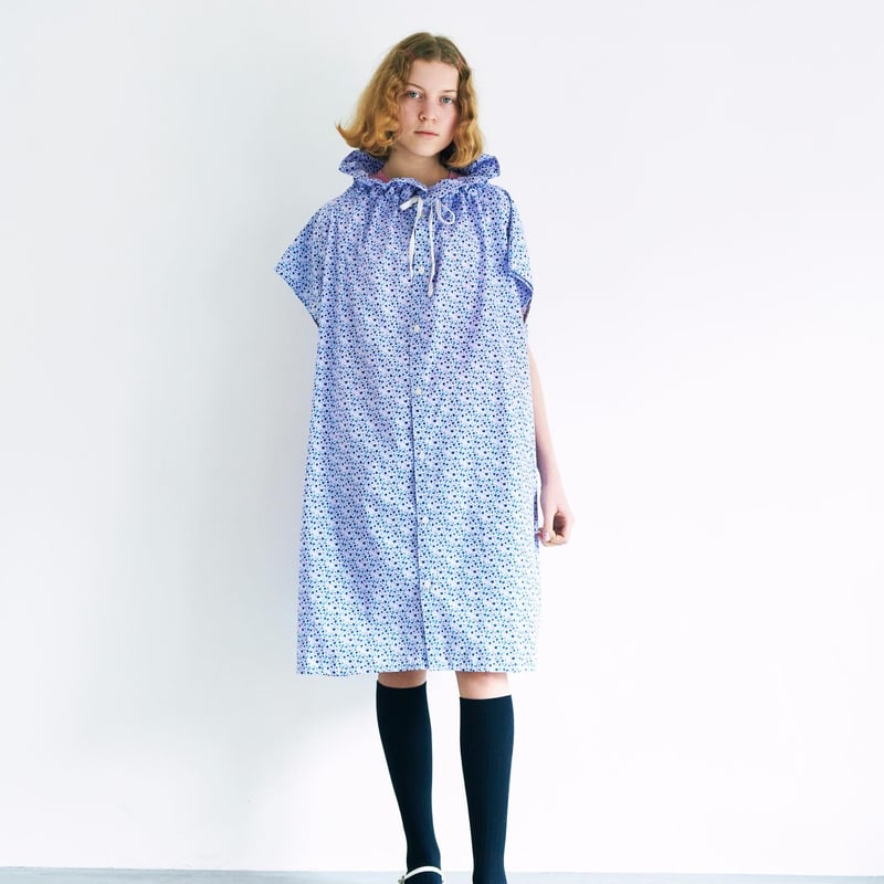 Yarmo ラッフルカラースモックドレス（グリーン）小花柄 Yarmo］ラッフルカラースモックドレス / ピンク | M AND T PRODUCT
