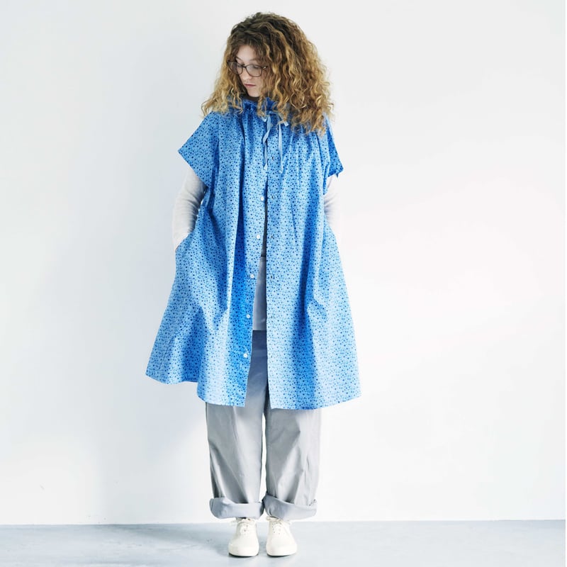 Yarmo］ラッフルカラースモックドレス / ブルー | M AND T PRODUCT
