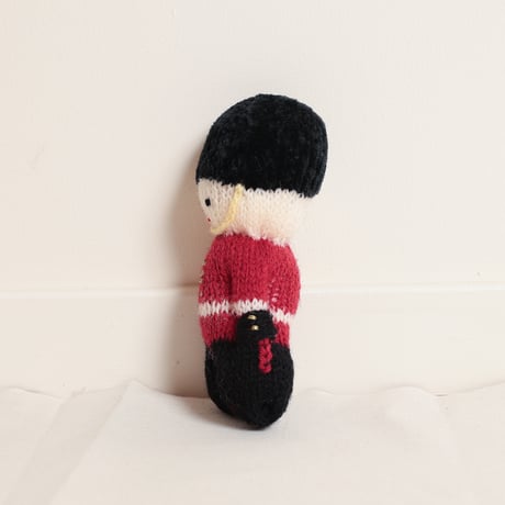 ［tsumugi knits］衛兵の編み人形