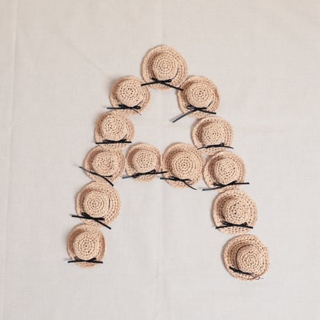 ［tsumugi knits］ミニチュアの麦わら帽子