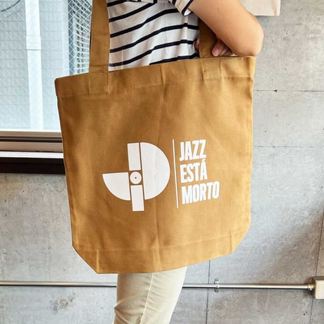 JAZZ IS DEAD 	
JAZZ IS DEAD TOTE BAG - CAMEL