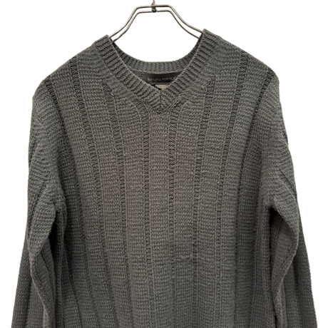 USED BANANA REPUBLIC VNECK SWEATER