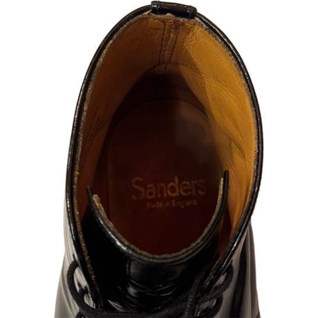 USED SANDERS ENAMELED LEATHER CHUKA BOOTS