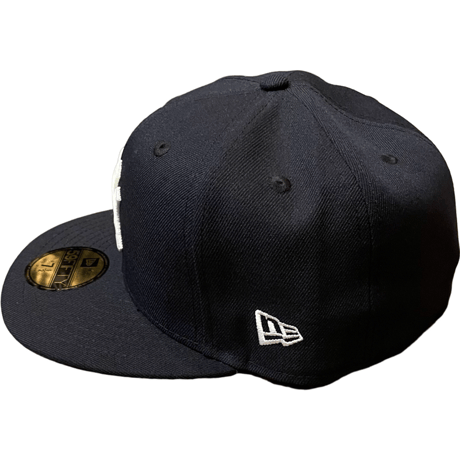 新品　NEW YORK YANKEES × MOMA NEW ERA 59FIFTY CAP