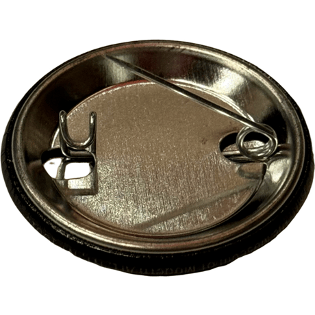 新品 MOMA BADGE