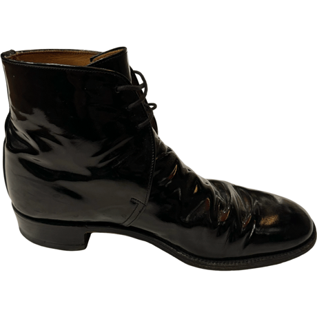 USED SANDERS ENAMELED LEATHER CHUKA BOOTS