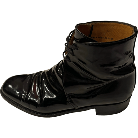 USED SANDERS ENAMELED LEATHER CHUKA BOOTS