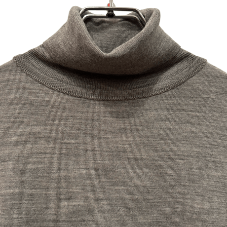 新品 JOHN SMEDLEY TURTLENECK KNIT  100% MERINOWOOL SILVER  "MADE IN ENGLAND"