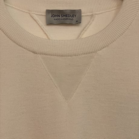 新品　JOHN SMEDLEY CREWNECK KNIT  100% MERINO WOOL  "MADE IN ENGLAND"