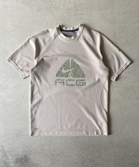 USED "NIKE ACG" polyester t-shirts