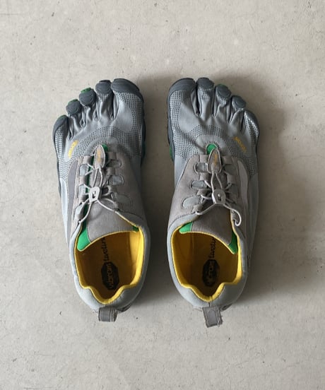 "vibram" 5finger shoes (27.5cm)