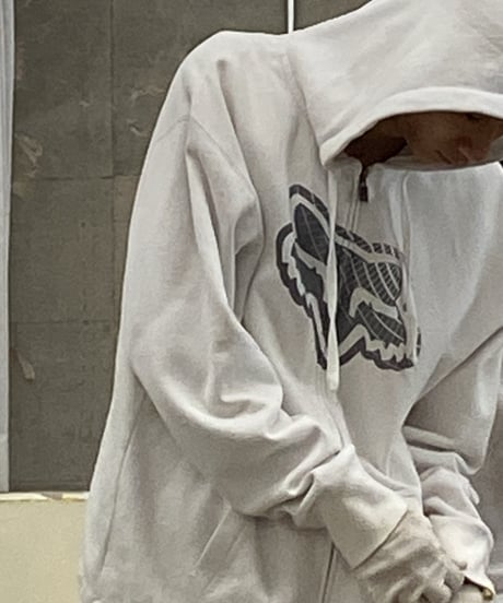 USED "FOX" zip-up hoodie