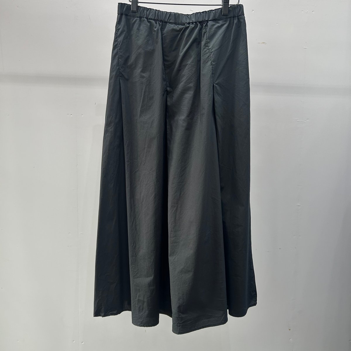 ユニヴァーサルティシュ／ナチュラルタイプライターストライプスカート／今季美品 ユニヴァーサルティシュ／ナチュラルタイプライターストライプ