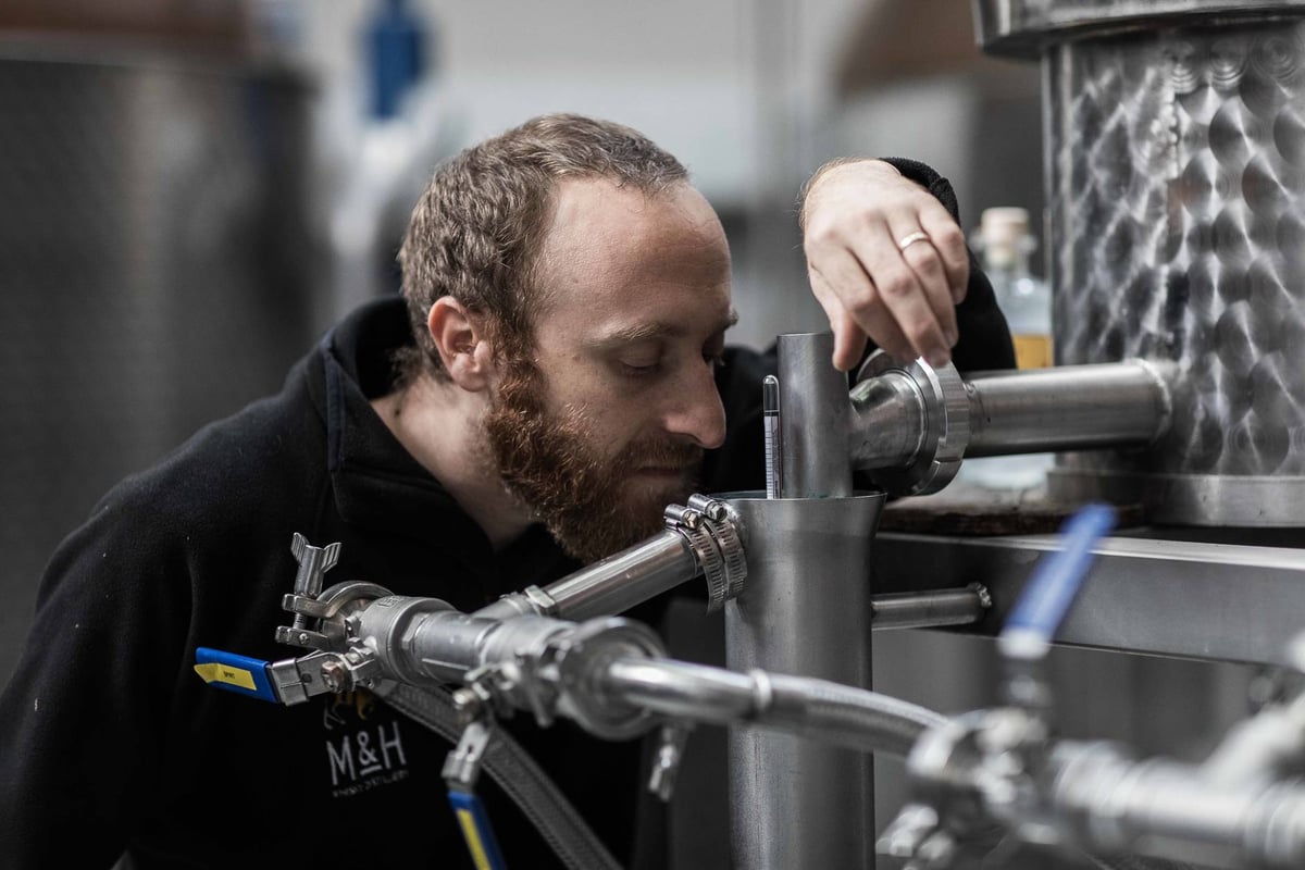 M&H初のルビーポート樽フィニッシュのシングルカスク！】M&H APEX SC