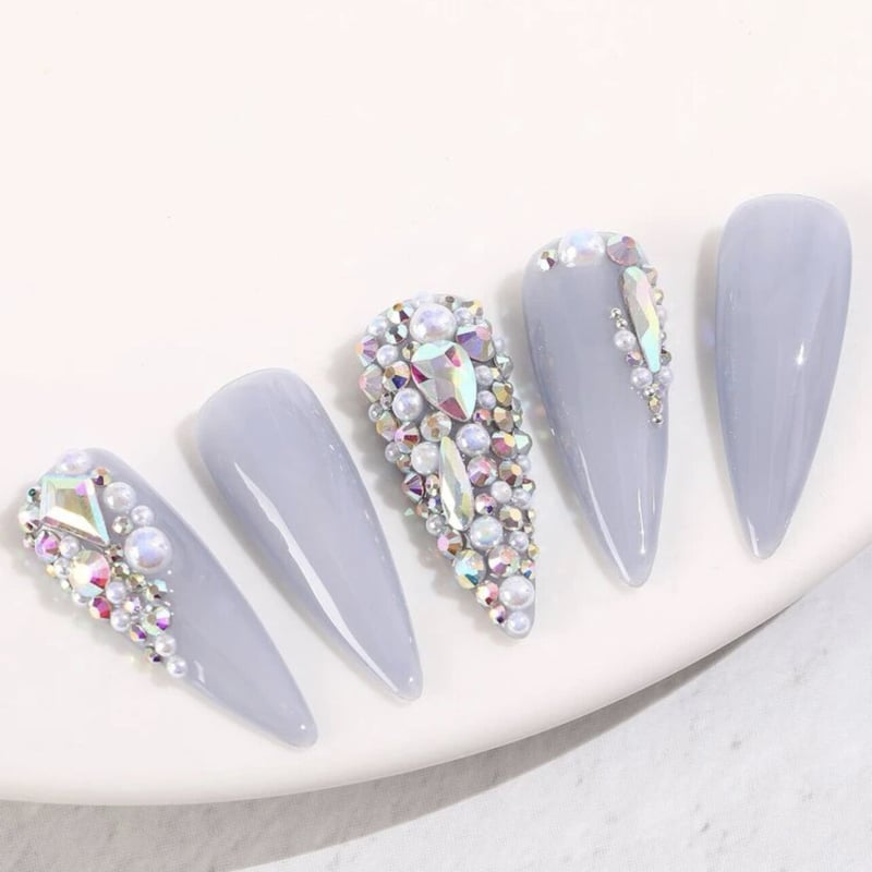 【大量！】デコ素材(ネイルストーン、ラインストーン一色) 楽天市場】ネイル ラインストーン 100個セット ラインストーン