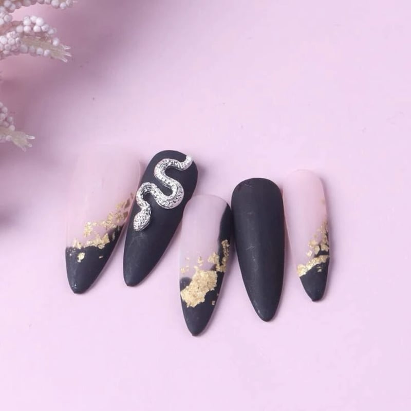 ロングネイルチップ　パイソン柄　BIG蛇パーツ ネイルチップ ギャル 蛇柄 パイソン柄 ロングネイル 派手ネイル