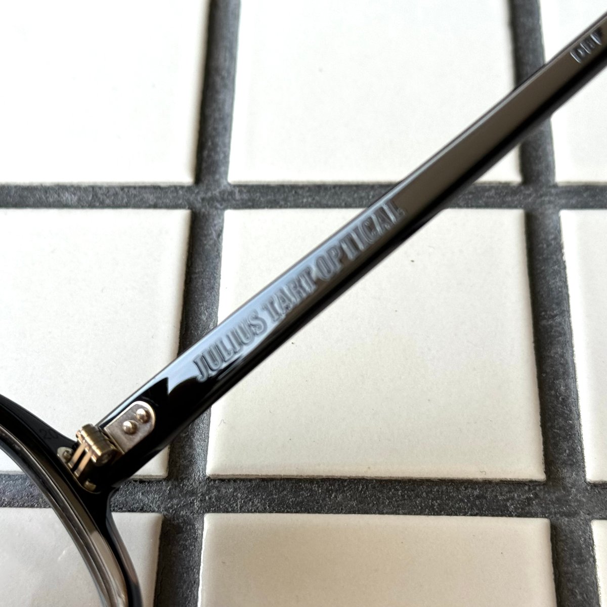 JULIUS TART OPTICAL/HOLLY/Black Fade | Eureka o