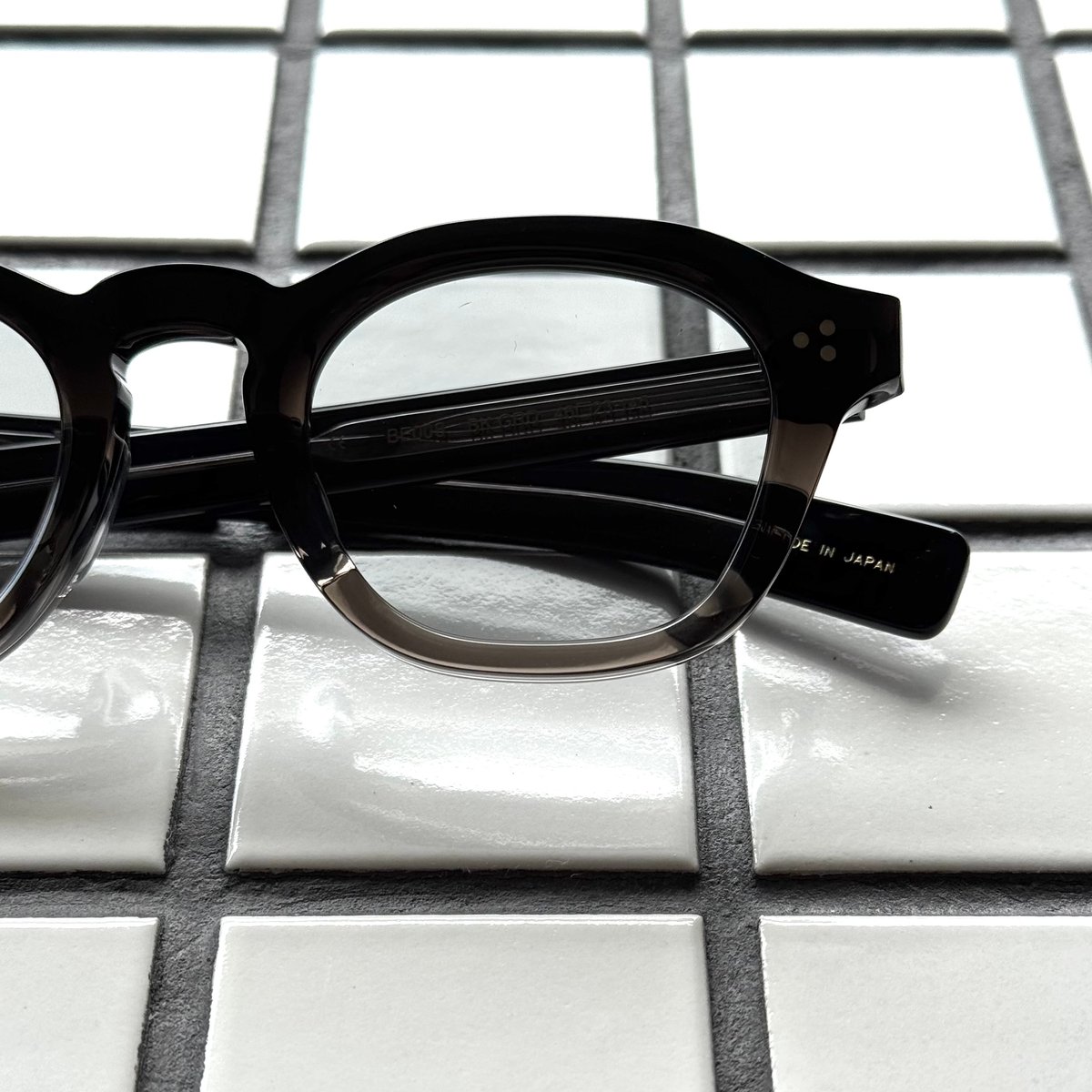 BLANC.. | 817 BLANC LNT/BE008/BLK.GRD | Eureka