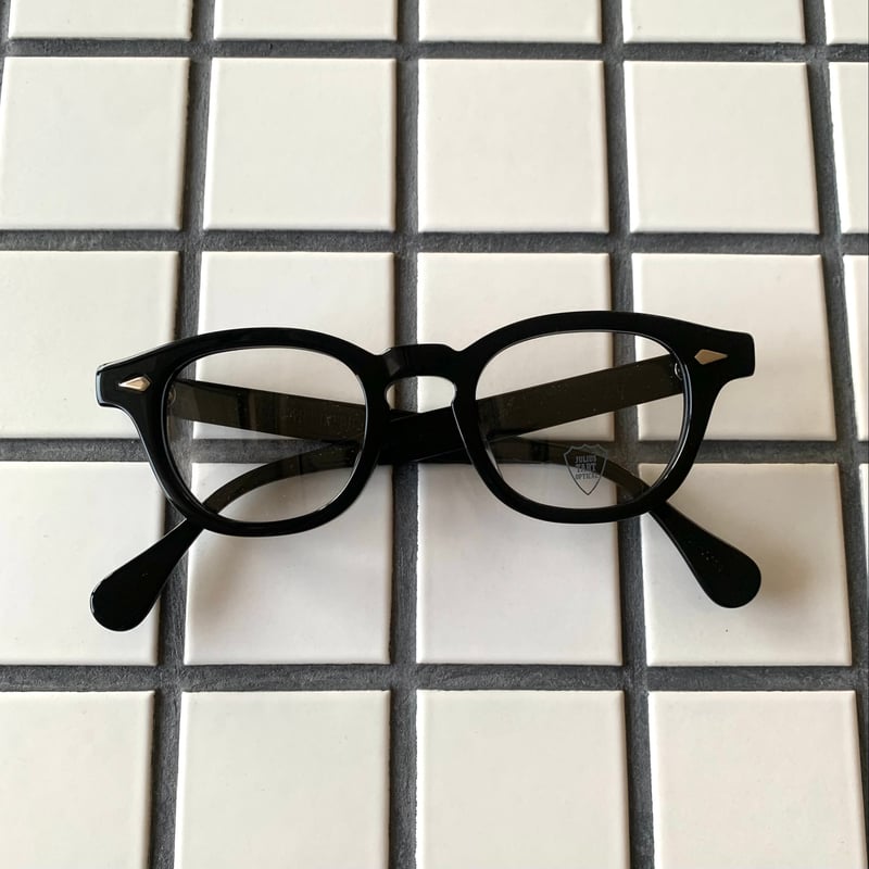 JULIUS TART OPTICAL/AR/44-22/Black | Eureka op