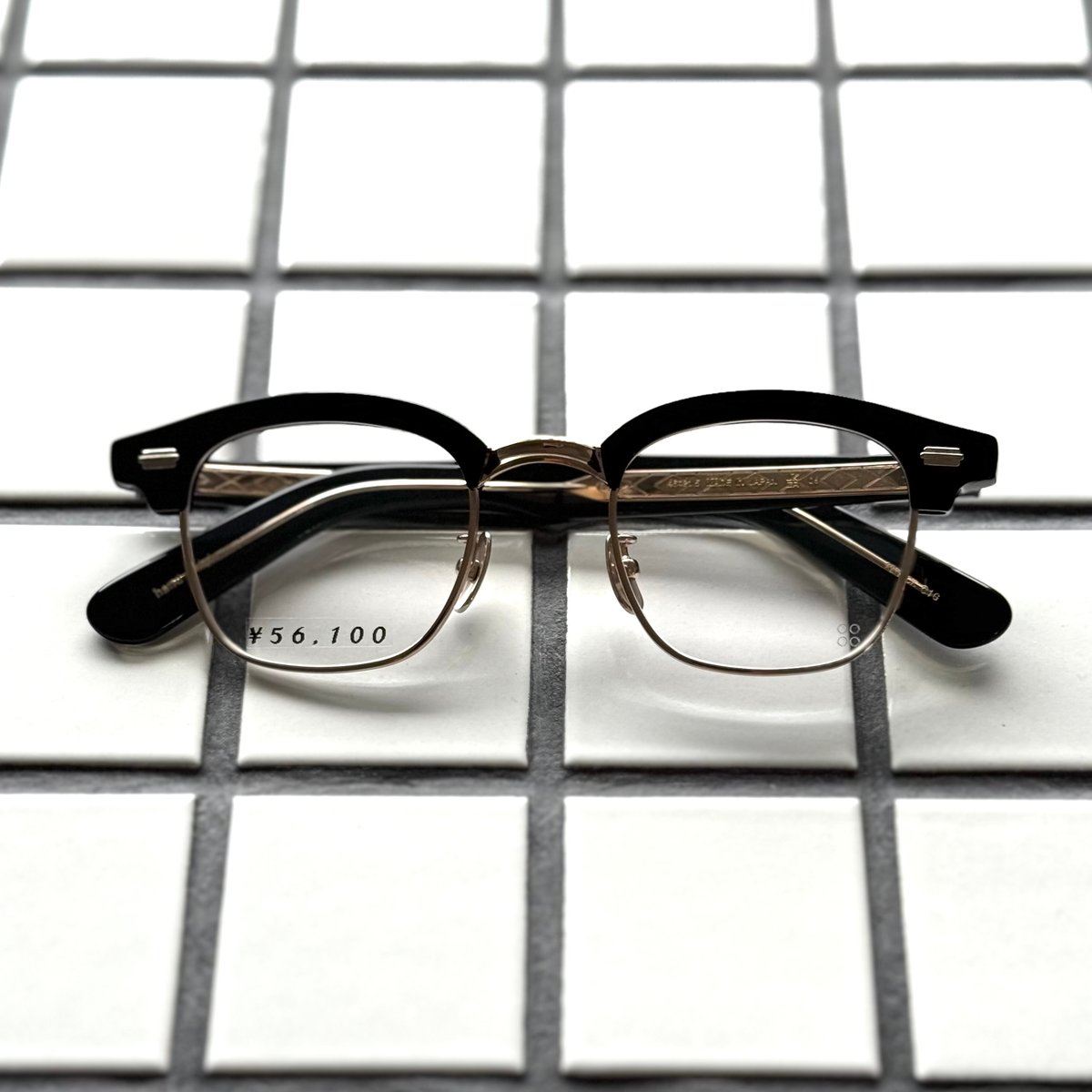 YELLOWS PLUS/KENRICK/col.1G (Black/Gold) | Eure