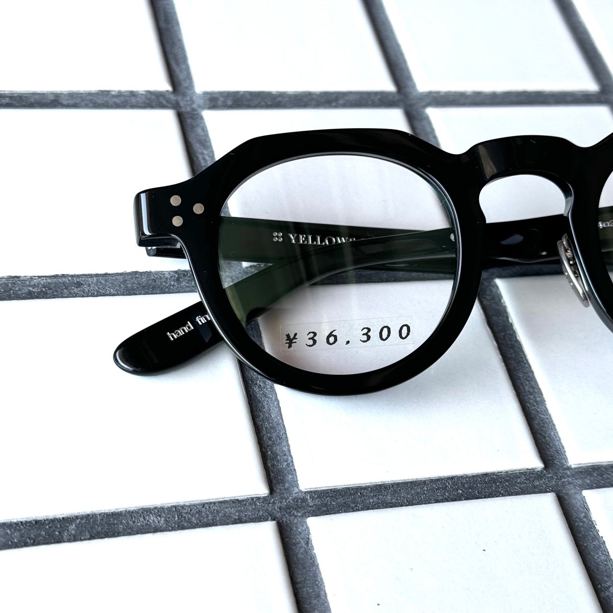 YELLOWS PLUS/BECCA/col.1 (Black) | Eureka optic