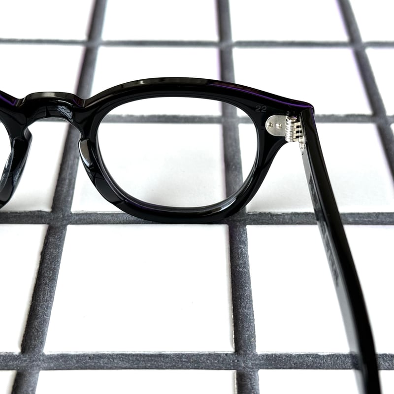 JULIUS TART OPTICAL/AR/44-22/Black | Eureka op