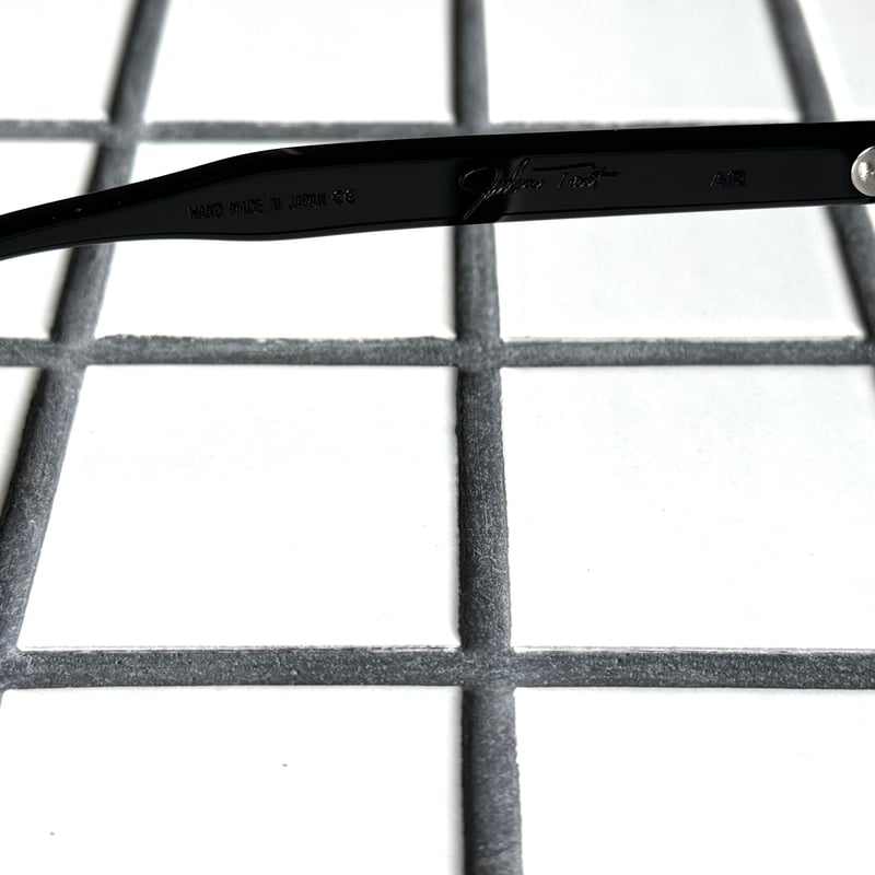 JULIUS TART OPTICAL/AR/46-22/Black | Eureka op