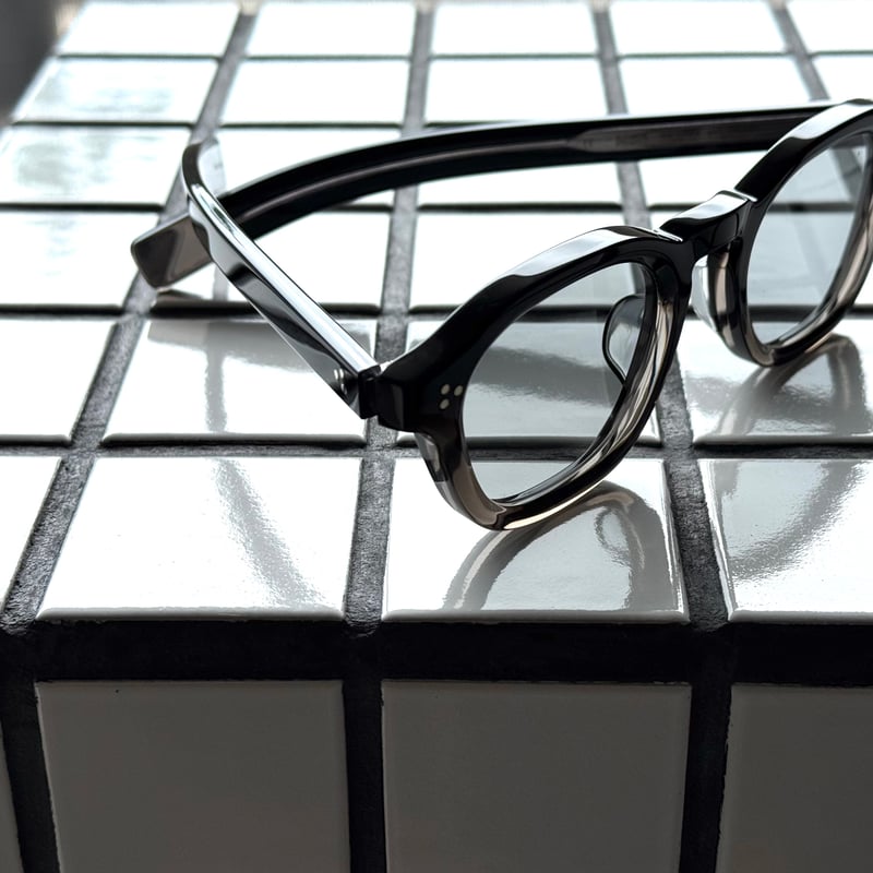 BLANC.. | 817 BLANC LNT/BE008/BLK.GRD | Eureka