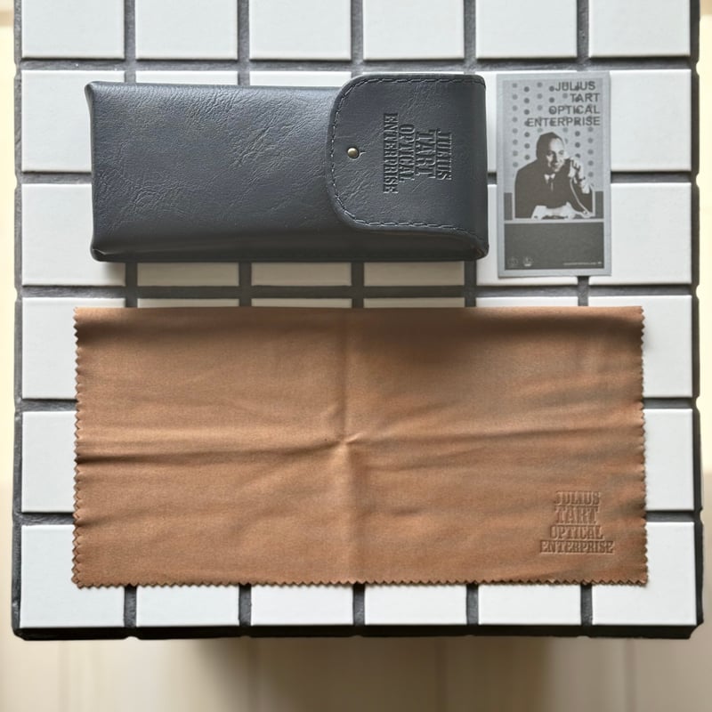 JULIUS TART OPTICAL/HOLLY/Black Fade | Eureka o