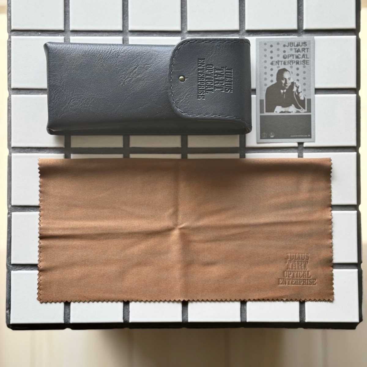 JULIUS TART OPTICAL/HOLLY/Black Fade | Eureka o