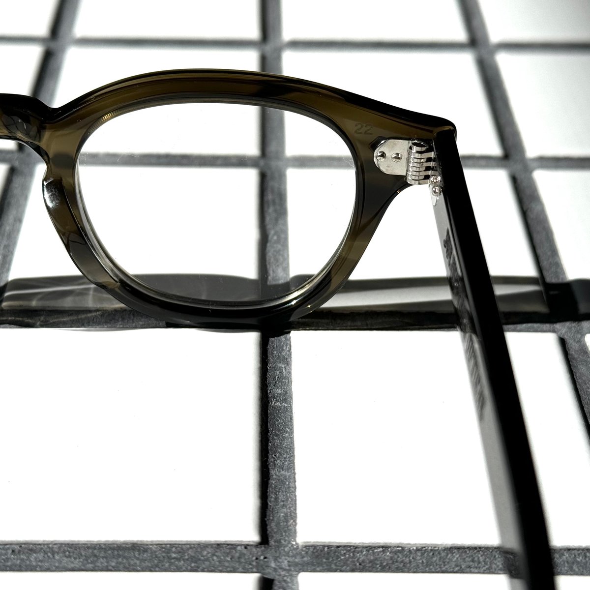 ジュリアスタートオプティカル46-22 AR　OLIVE GREEN SASA AR 46□22 Olive Green Sasa – 岡山眼鏡店