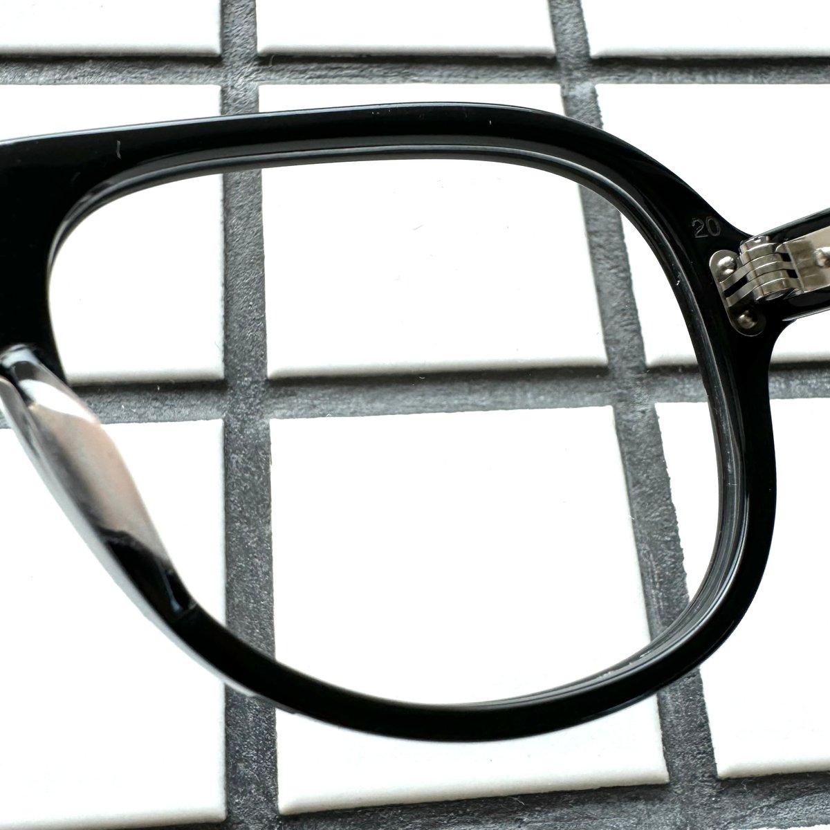 JULIUS TART OPTICAL/HOLLY/Black | Eureka optici
