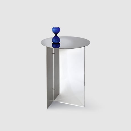「T」TABLE