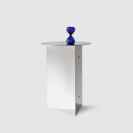「T」TABLE