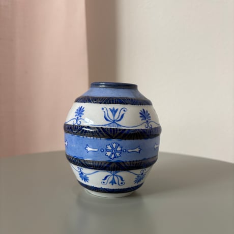 1952 ARABIA Finland KE Vase Hand paint