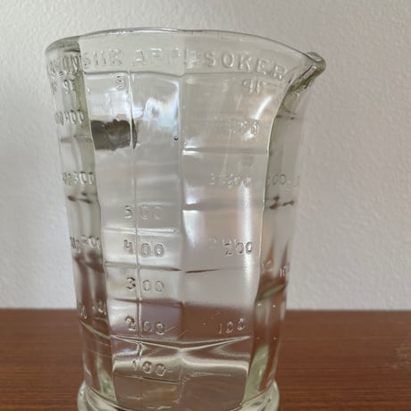 Riihimaki Finland measuring glass jug 1948