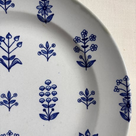 ARABIA Birger Kaipiainen "Tapestry" rimmed plate❶
