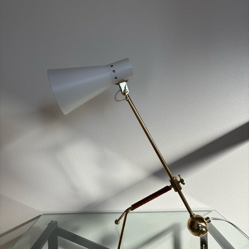 Tapio Wirkkala タピオ・ヴィルカラ INNOLUX テーブルランプ ホワイト |