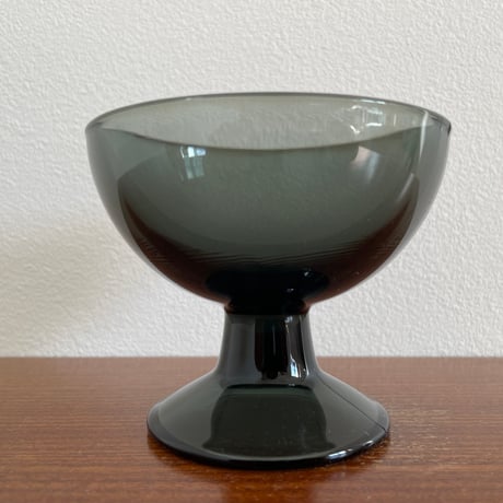 1956 Saara Hopea Nuutajarvi Finland Ice cream glass bowl 5379 サーラ・ホペア ヌータヤルヴィ アイスクリームグラス グレー❶
