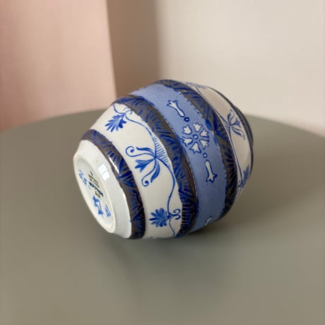 1952 ARABIA Finland KE Vase Hand paint