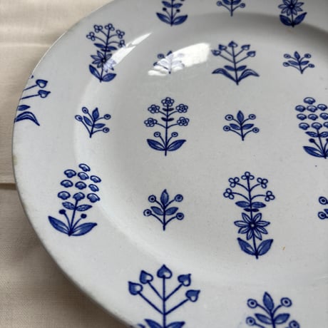 ARABIA Birger Kaipiainen "Tapestry" rimmed plate❶