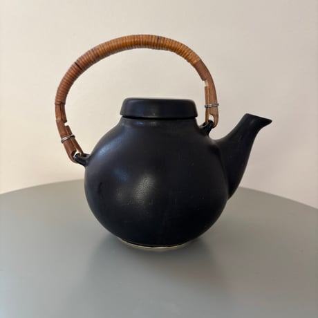 ▲ARABIA GA1 Tea pot 1955 Ulla Procope Black