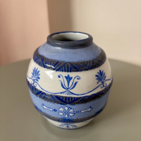 1952 ARABIA Finland KE Vase Hand paint