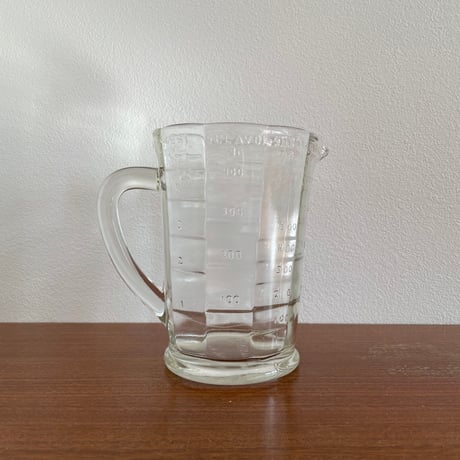 Riihimaki Finland measuring glass jug 1948