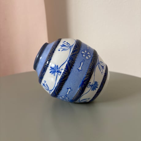 1952 ARABIA Finland KE Vase Hand paint