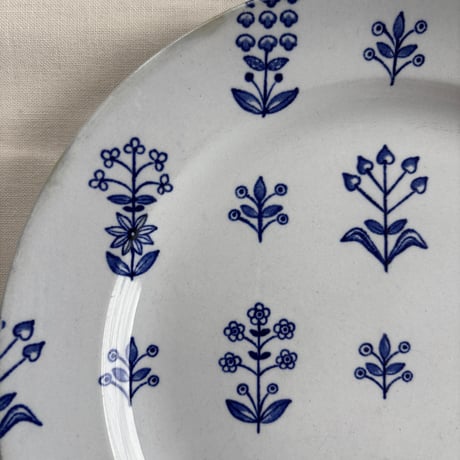 ARABIA Birger Kaipiainen "Tapestry" rimmed plate❶