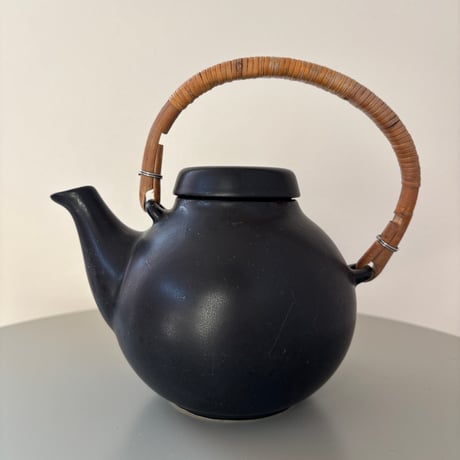 ▲ARABIA GA1 Tea pot 1955 Ulla Procope Black